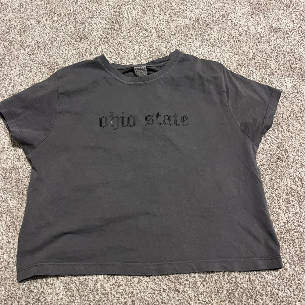 Ohio State Cropped T-Shirt Gray Rhinestone Logo Short Sleeve Top Size Medium NWT - Picture 5 of 10